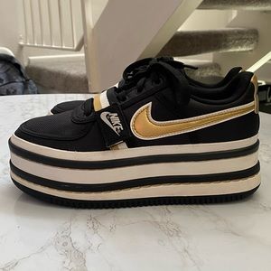 Nike Vandal 2K Black Metallic Gold Women SIZE 7.5
